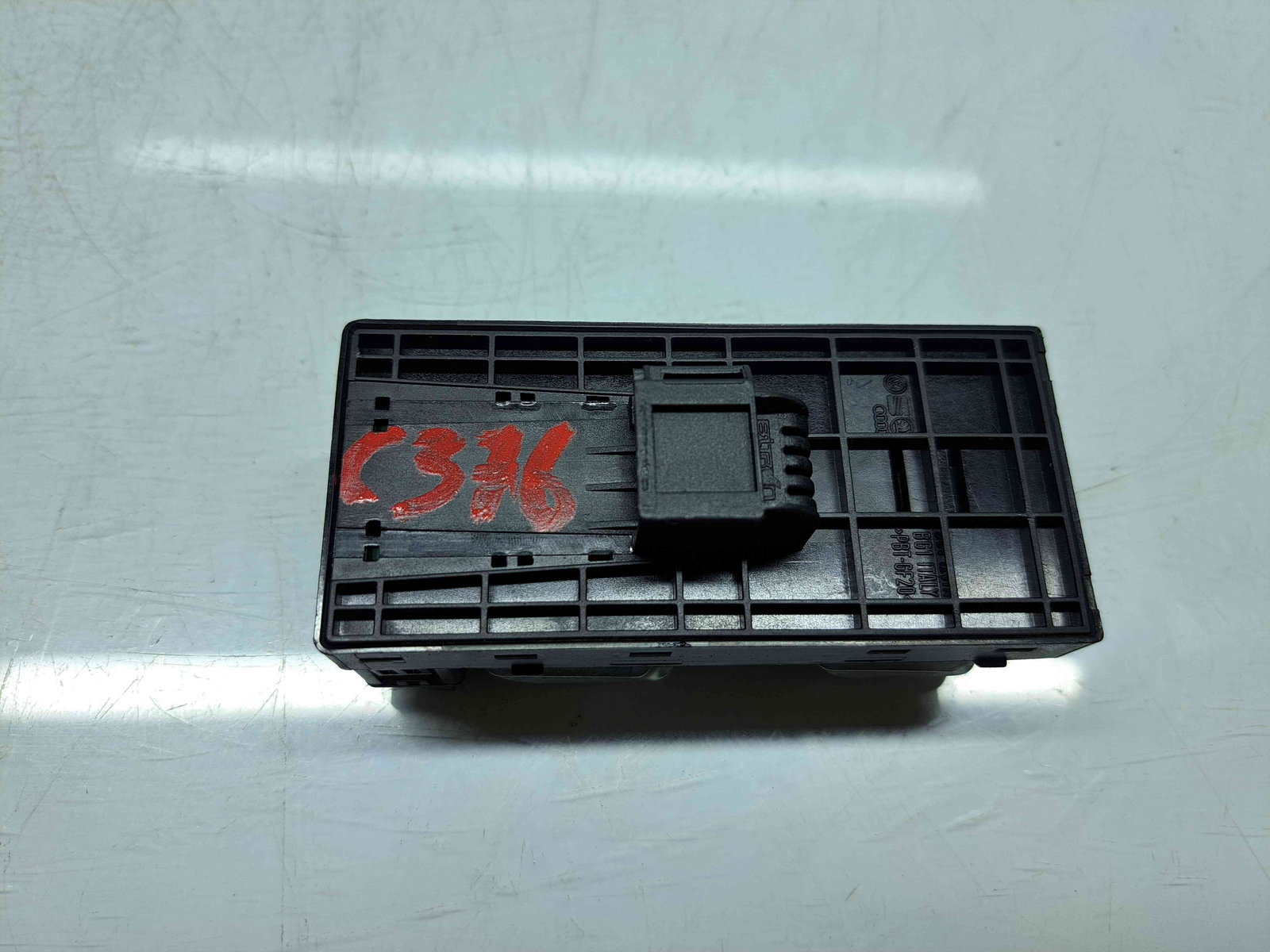 Butoane comanda geamuri sofer Audi A6 (4G2, C7) [Fabr 2012-2017] 4G0959851 - imagine 2