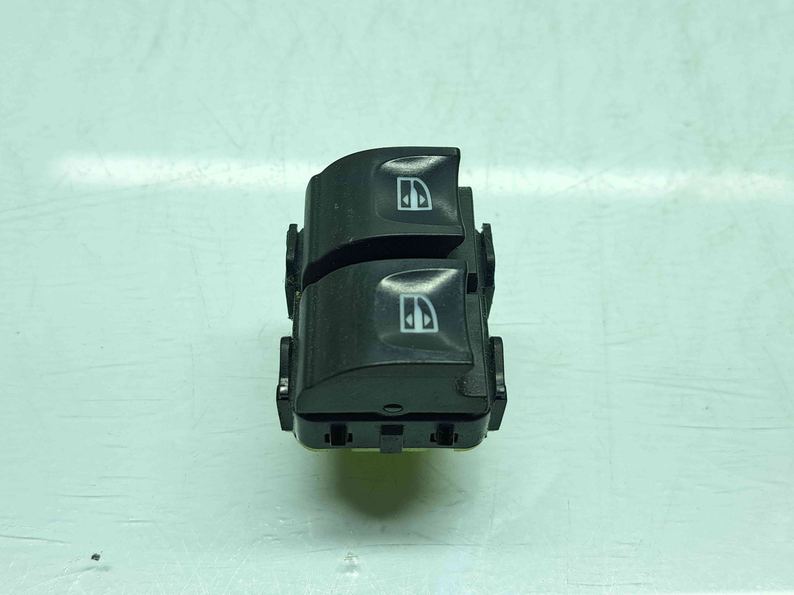 Butoane comanda geamuri sofer Renault Clio 4 (B98) Hatchback [Fabr 2012-2020] 254118044R - imagine 1