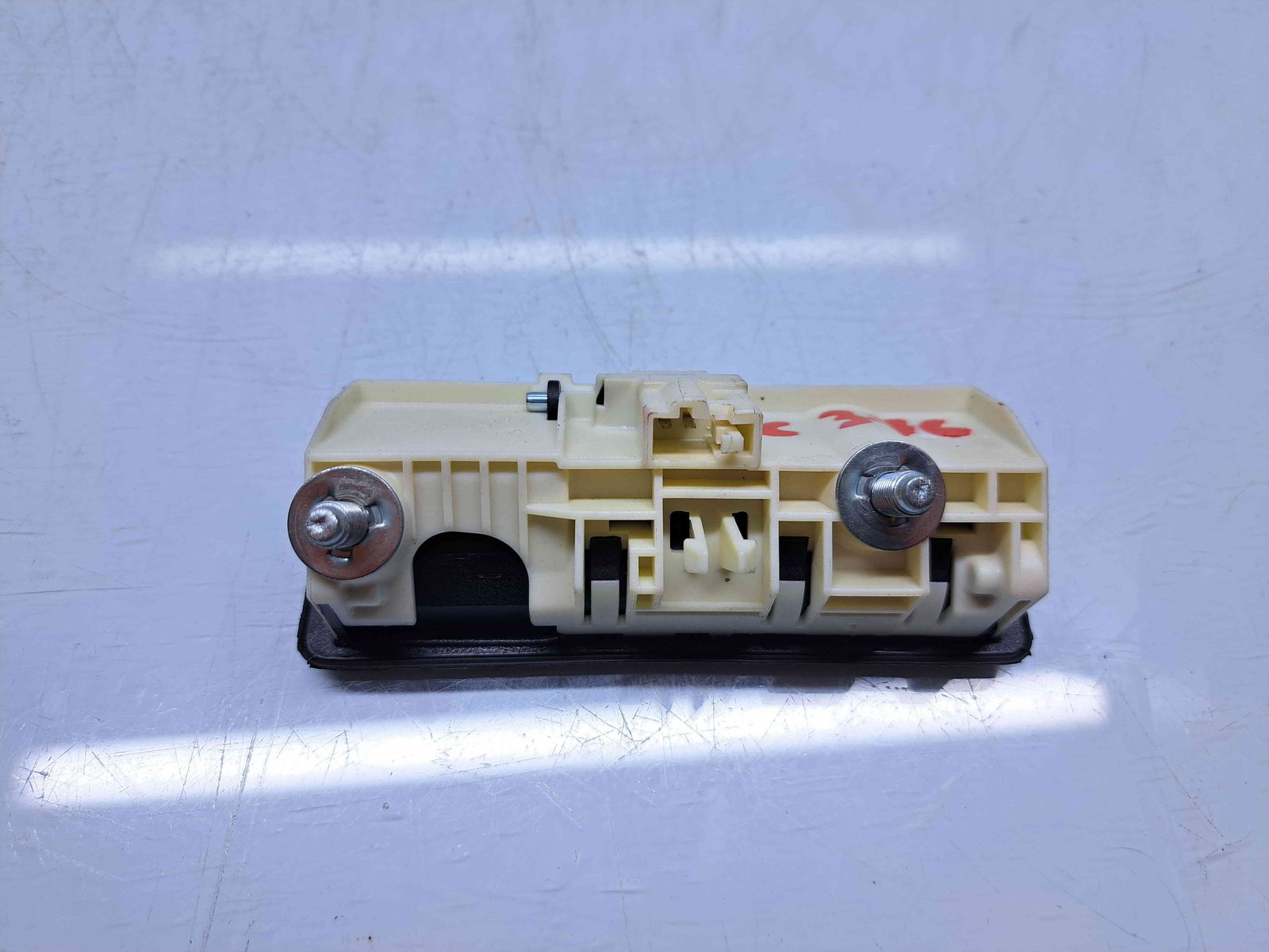 Buton deschidere portbagaj Audi A6 (4G2, C7) [Fabr 2012-2017] 5N0827566T - imagine 2