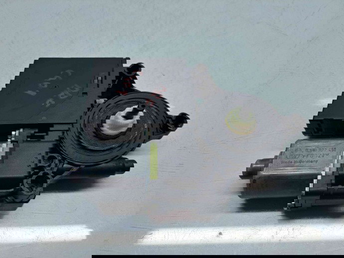 Motoras geam dreapta fata Volkswagen Passat B7 (362) [Fabr 2010-2014]