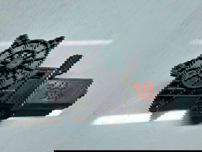 Motoras geam stanga fata Renault Clio 4 (B98) Hatchback [Fabr 2012-2020]