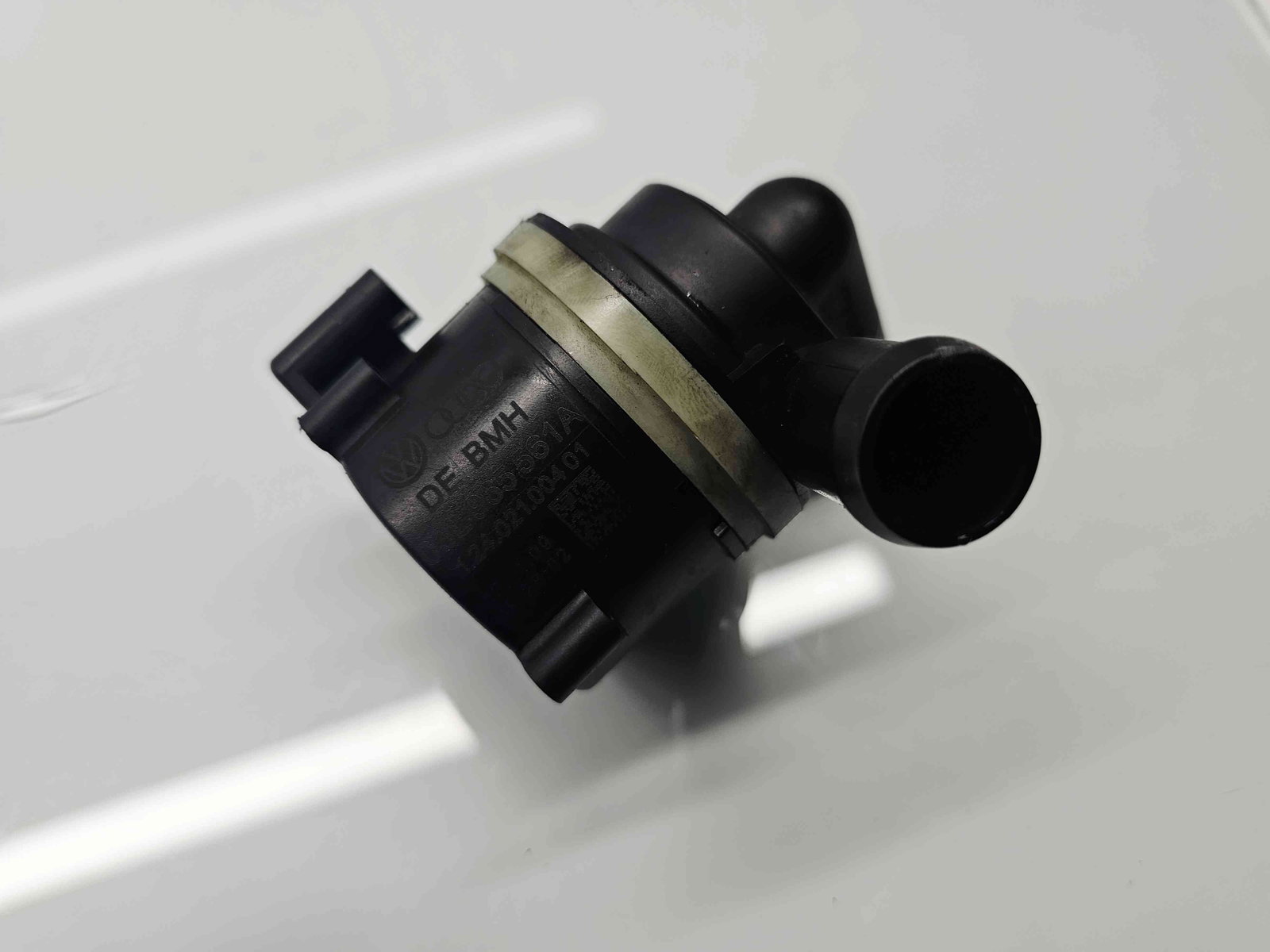 Pompa recirculare apa Audi A4 (8K2, B8) [Fabr 2008-2015] 03L965561A 2.0 TDI CAGA 105KW / 143CP - imagine 4