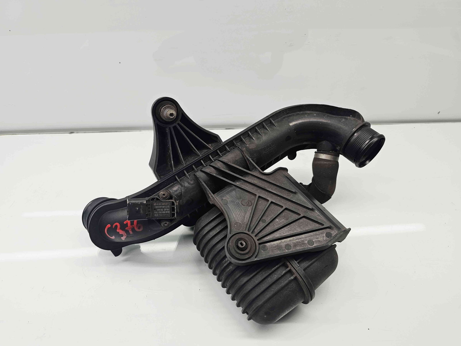 Rezonator aer Audi A6 (4G2, C7) [Fabr 2012-2017] OEM 2.0 TDI CGLC 130KW / 177CP - imagine 1