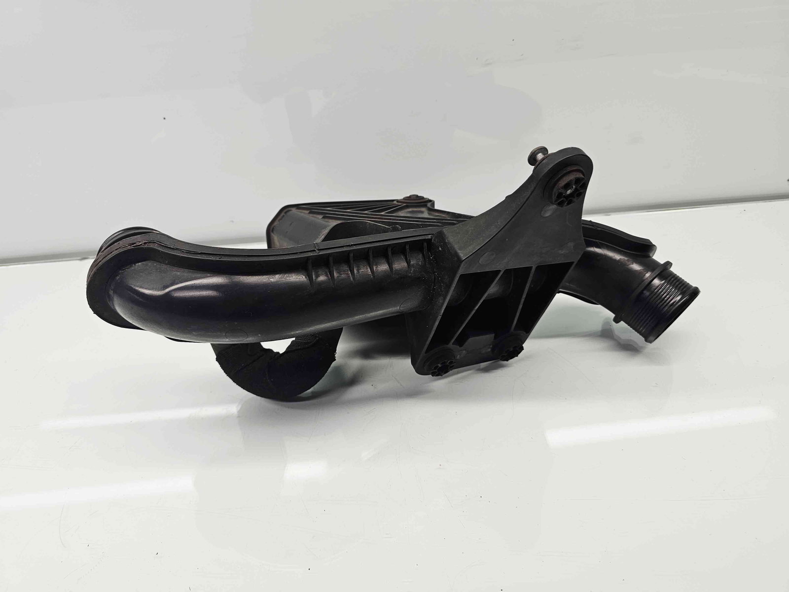 Rezonator aer Audi A6 (4G2, C7) [Fabr 2012-2017] OEM 2.0 TDI CGLC 130KW / 177CP - imagine 2