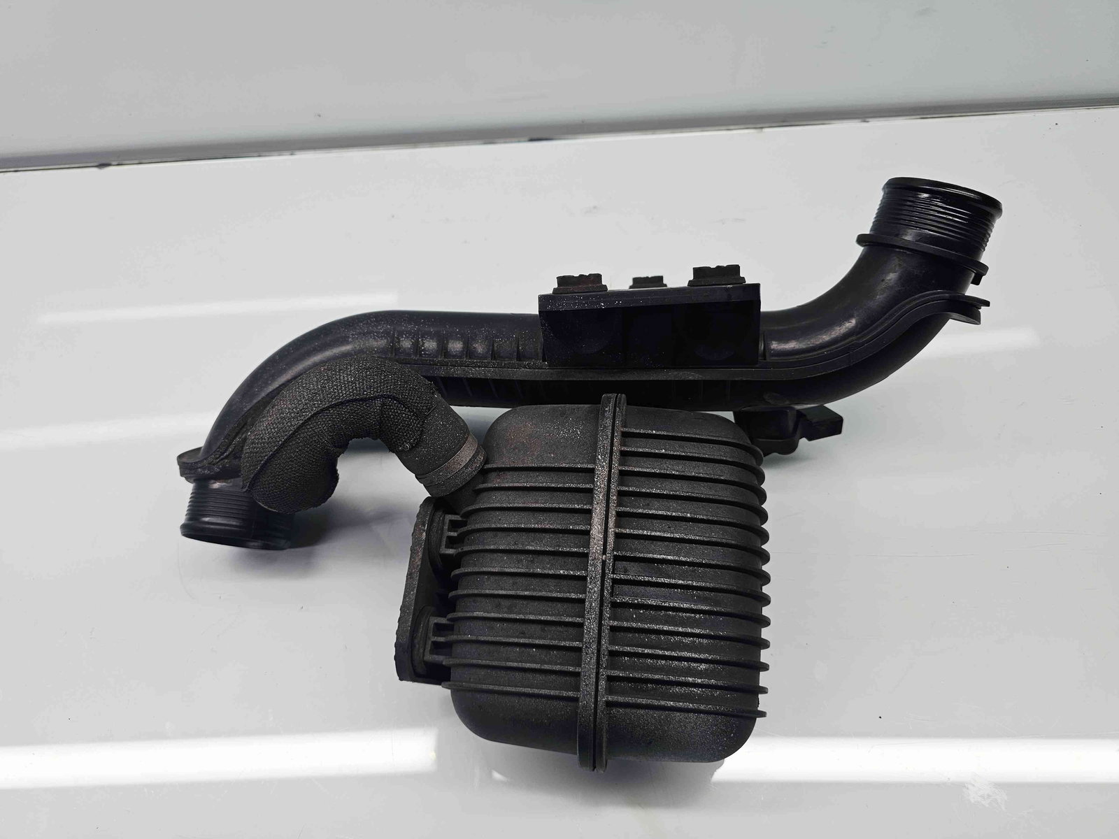 Rezonator aer Audi A6 (4G2, C7) [Fabr 2012-2017] OEM 2.0 TDI CGLC 130KW / 177CP - imagine 3