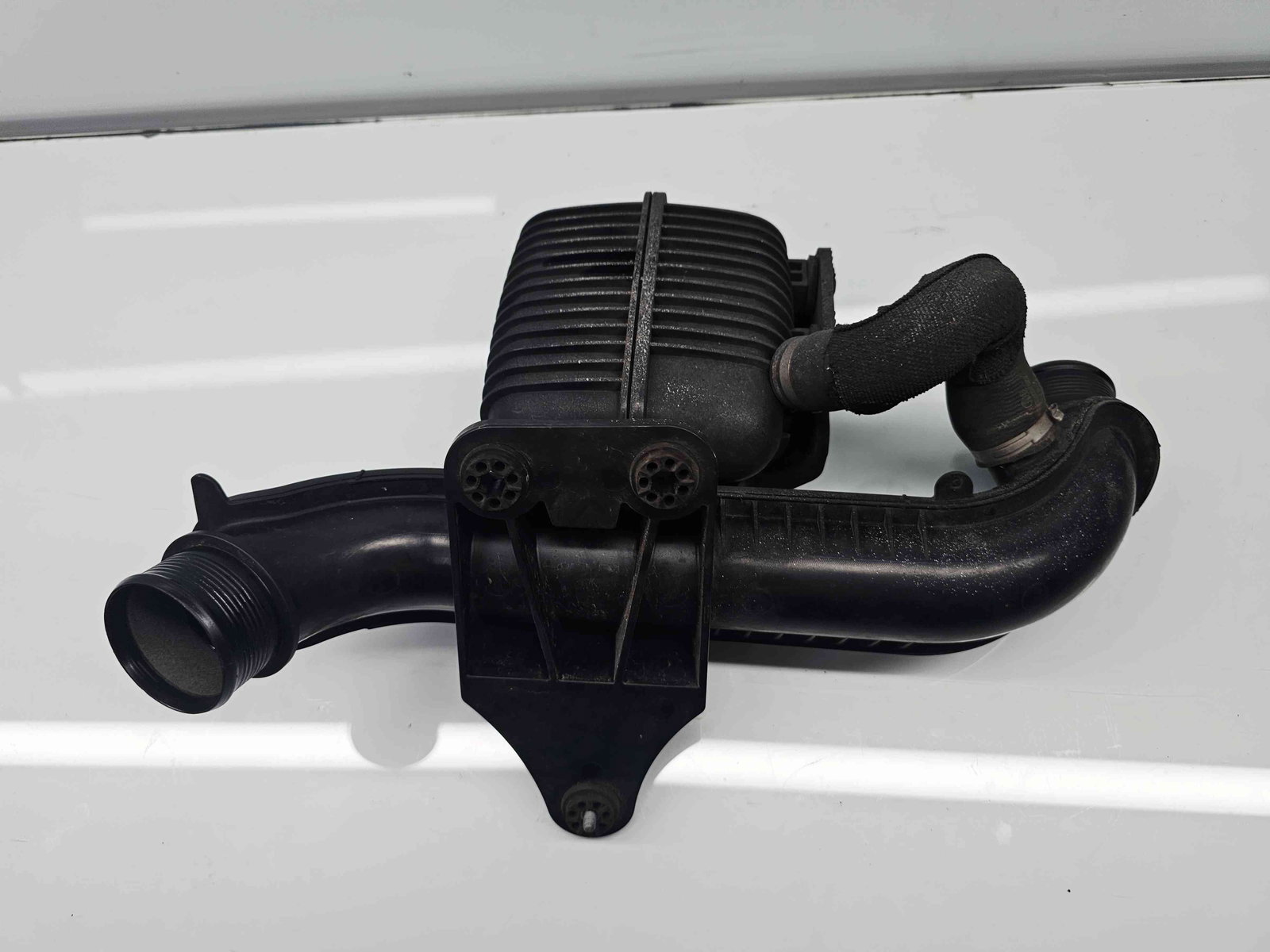 Rezonator aer Audi A6 (4G2, C7) [Fabr 2012-2017] OEM 2.0 TDI CGLC 130KW / 177CP - imagine 4