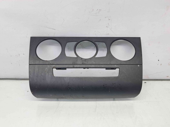 Ornament bord Bmw 1 (E81, E87) [Fabr 2004-2010] 6976808 2.0 N43 105KW / 143CP