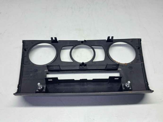 Ornament bord Bmw 1 (E81, E87) [Fabr 2004-2010] 6976808 2.0 N43 105KW / 143CP