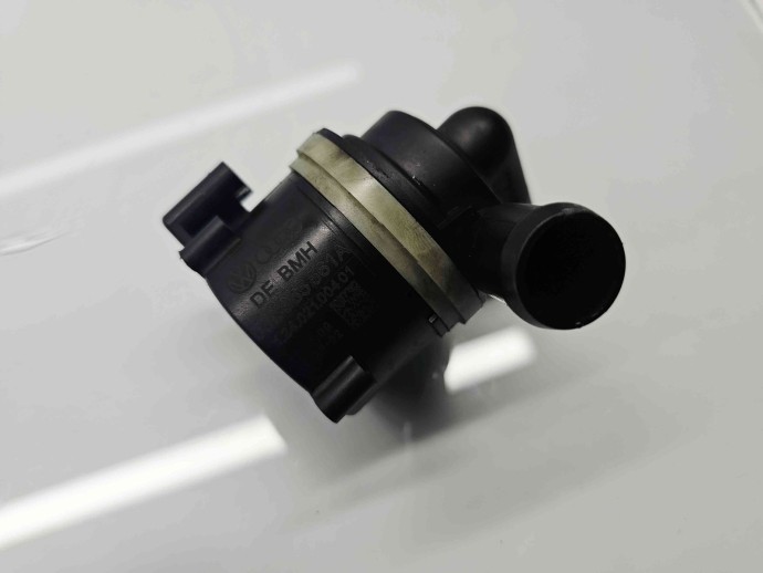 Pompa recirculare apa  AUDI Q5 (8RB) [ Fabr 2008-2016] 03L965561A 2.0 TDI CAGA 105KW / 143CP