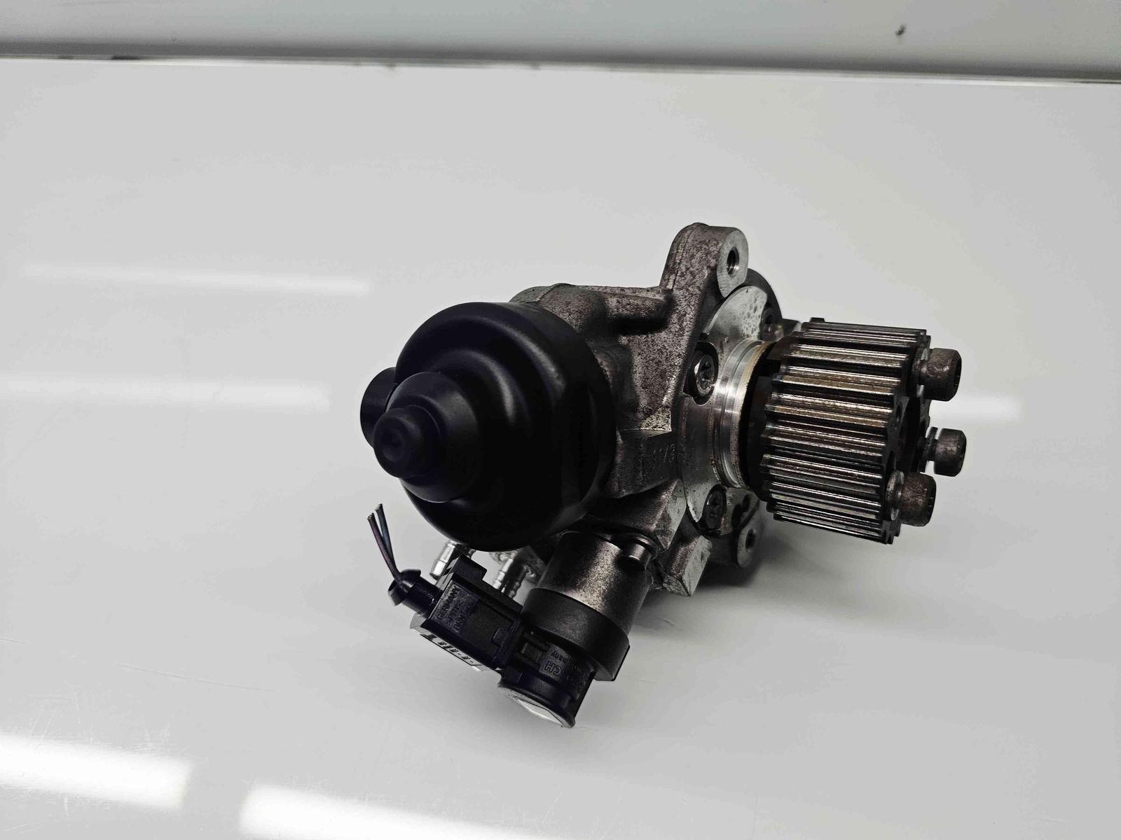Pompa inalta presiune Volkswagen Golf 6 (5K1) [Fabr 2009-2013] 03L130755 2.0 TDI CAGA 105KW / 143CP - imagine 3