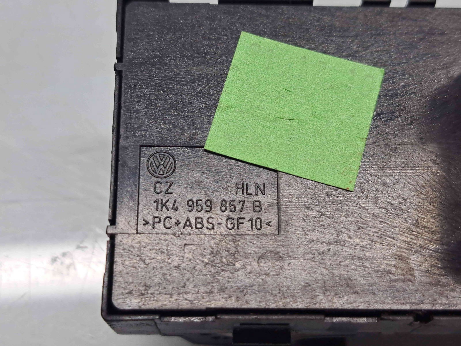 Butoane comanda geamuri sofer Volkswagen Passat B7 (362) [Fabr 2010-2014] 1K4959857B - imagine 2