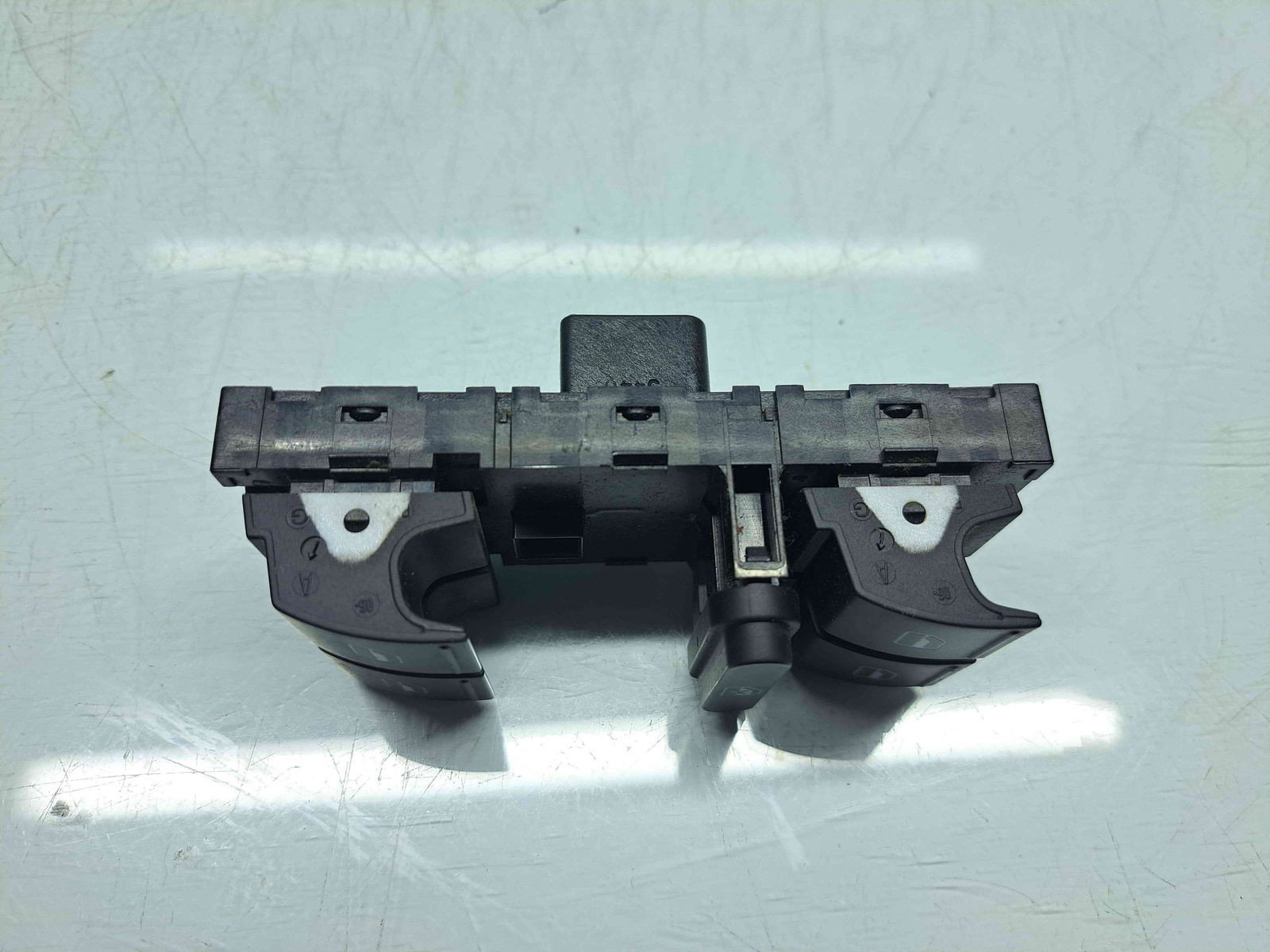 Butoane comanda geamuri sofer Volkswagen Passat B7 (362) [Fabr 2010-2014] 1K4959857B - imagine 4