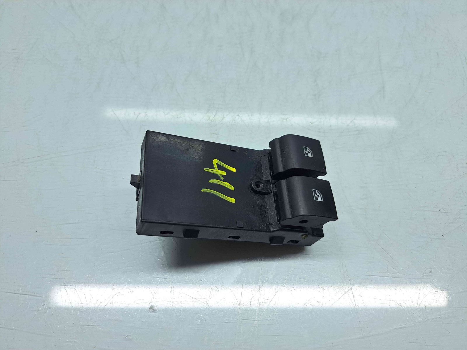 Butoane comanda geamuri sofer Opel Astra J [Fabr 2009-2015] 133059778 - imagine 1