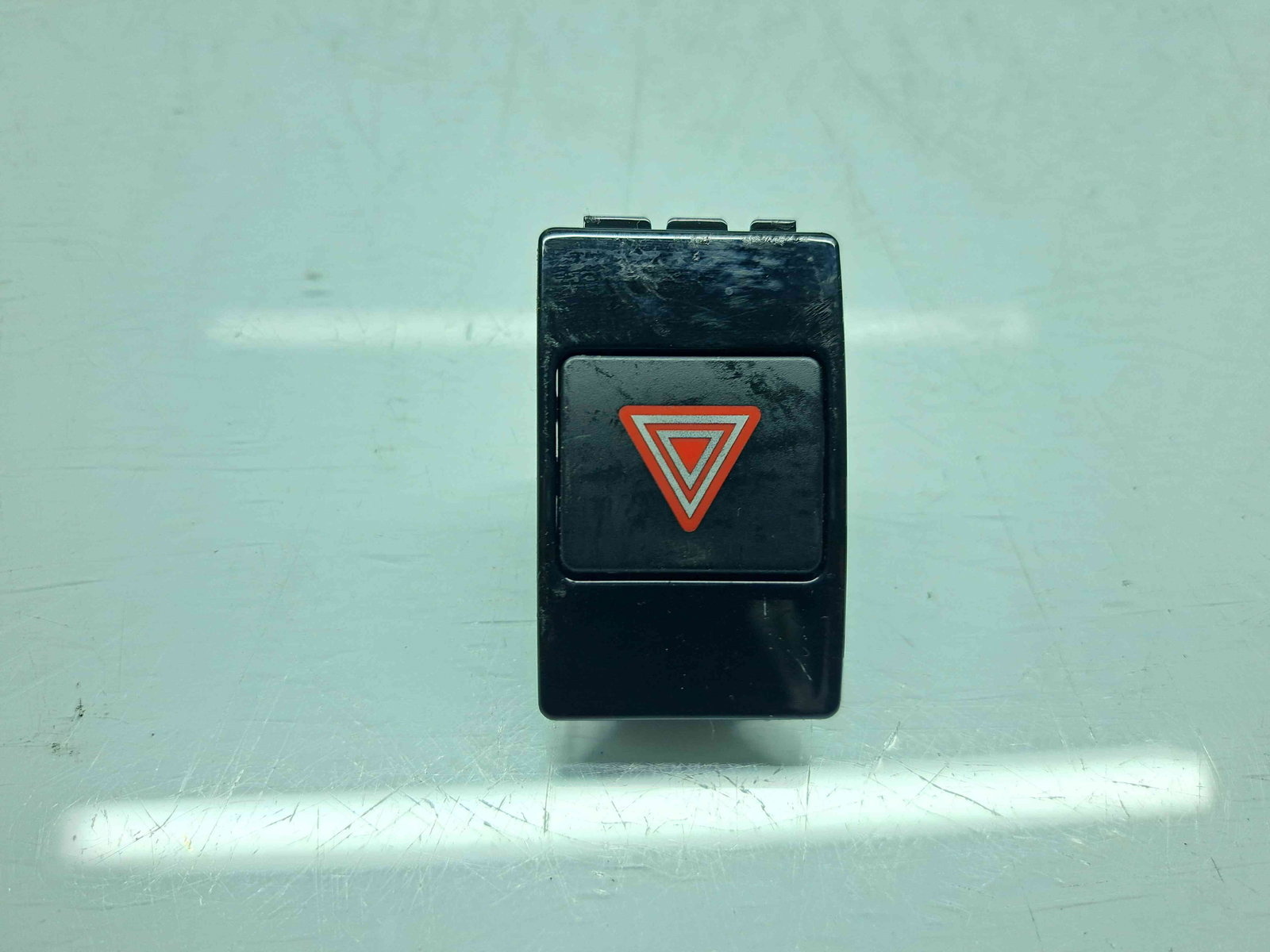 Buton avarii Audi A6 (4G2, C7) [Fabr 2012-2017] 4G0941509 - imagine 1