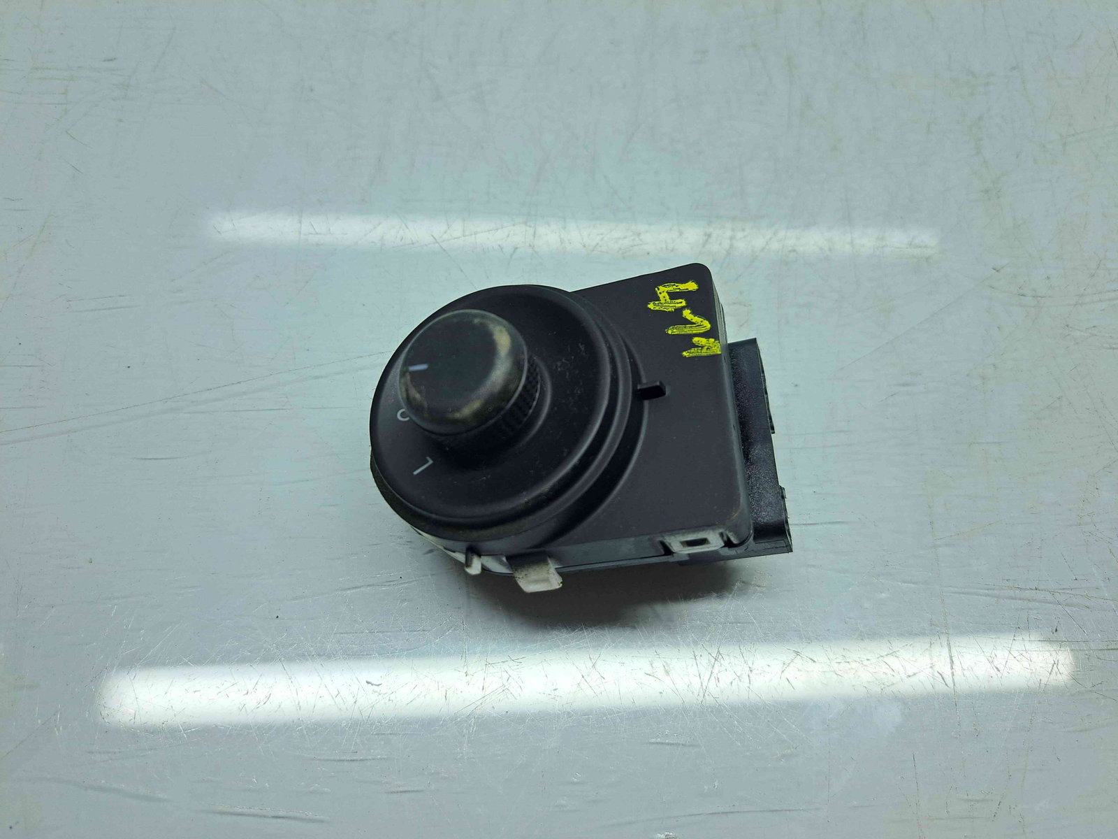 Buton reglaj oglinzi Opel Astra J [Fabr 2009-2015] 13271827 - imagine 1