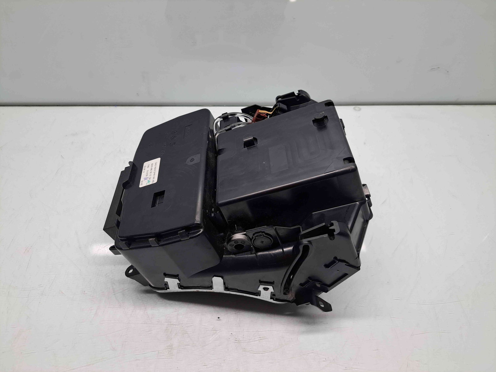 Scrumiera Mercedes Clasa C Combi (W205) [Fabr 2015-prezent] A2056800210 - imagine 3