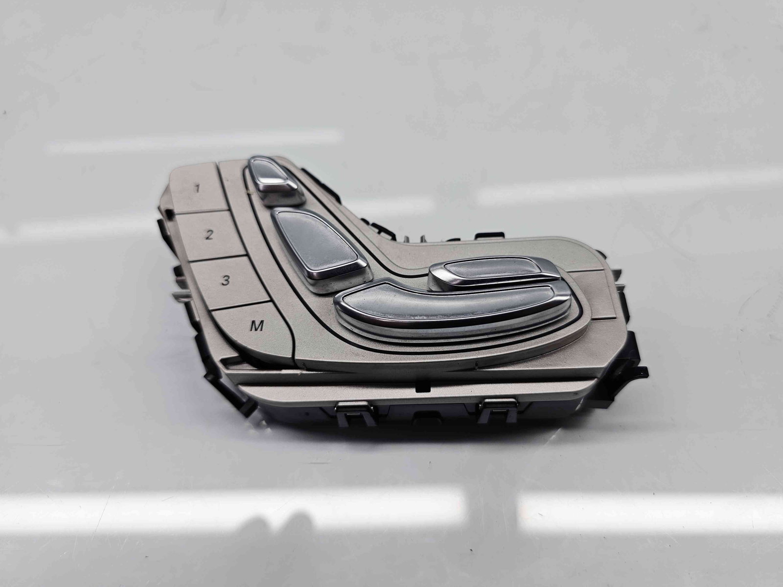 Butoane comenzi scaune Mercedes Clasa C Combi (W205) [Fabr 2015-prezent] A2059056651 - imagine 1