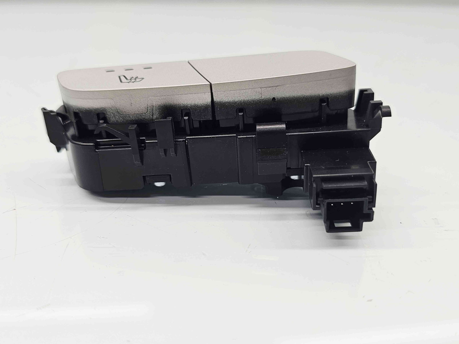 Buton incalzire scaune Mercedes Clasa C Combi (W205) [Fabr 2015-prezent] A2059050004 - imagine 2