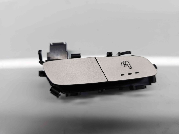 Buton incalzire scaune Mercedes Clasa C Combi (W205) [Fabr 2015-prezent] A2059050004