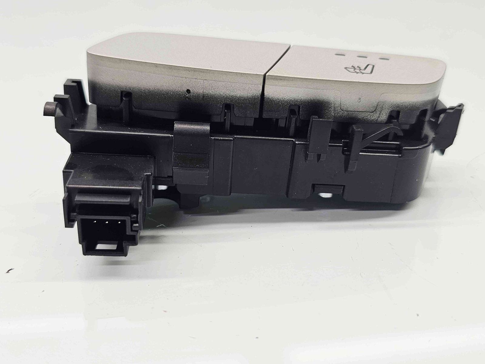 Buton incalzire scaune Mercedes Clasa C Combi (W205) [Fabr 2015-prezent] A2059050404 - imagine 2
