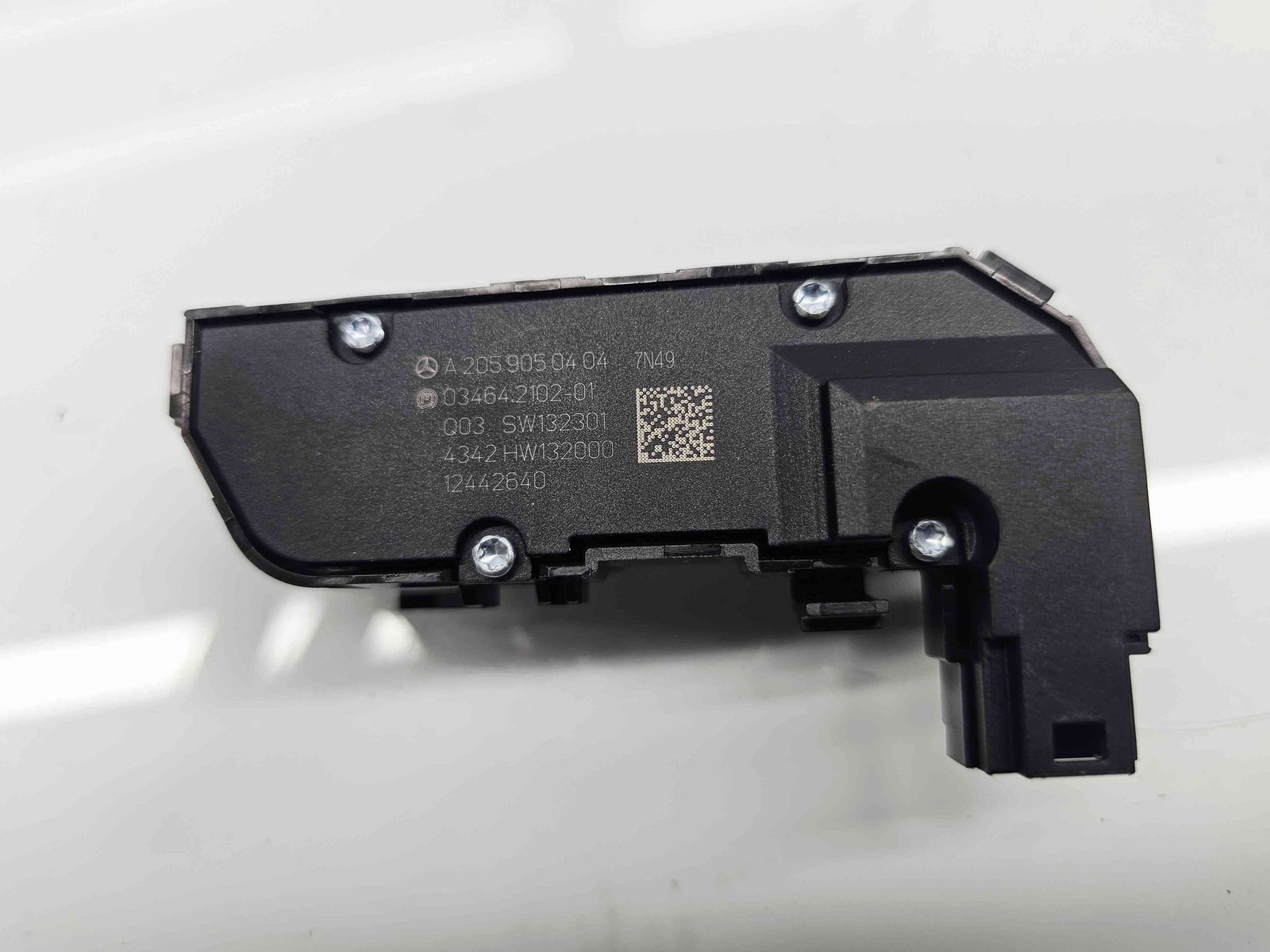 Buton incalzire scaune Mercedes Clasa C Combi (W205) [Fabr 2015-prezent] A2059050404 - imagine 3