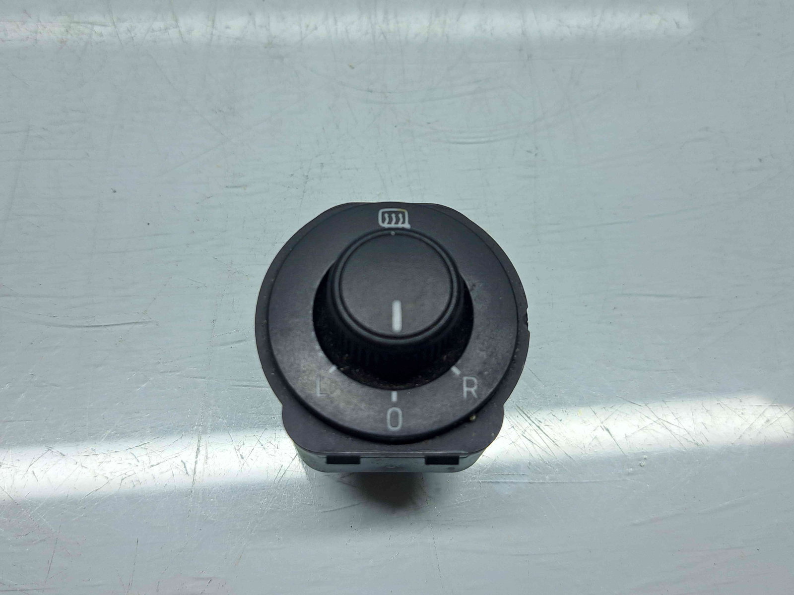 Buton reglaj oglinzi Skoda Octavia 3 Combi (5E5) [Fabr 2012-prezent] Facelift 5E0959565B - imagine 2