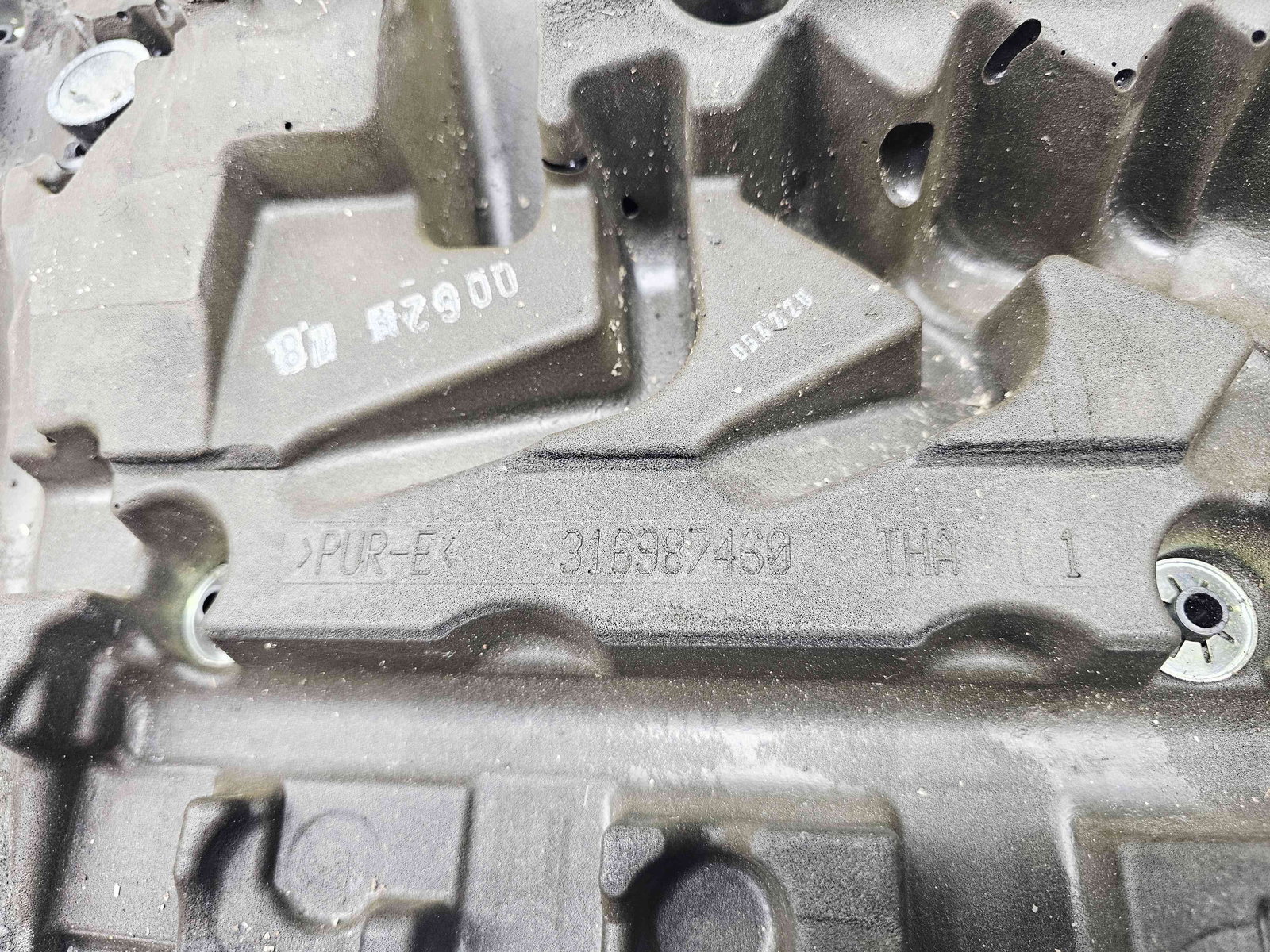 Capac motor Opel Astra J [Fabr 2009-2015] 55587230 1.6 cdti B16DTL 81KW / 110CP - imagine 3