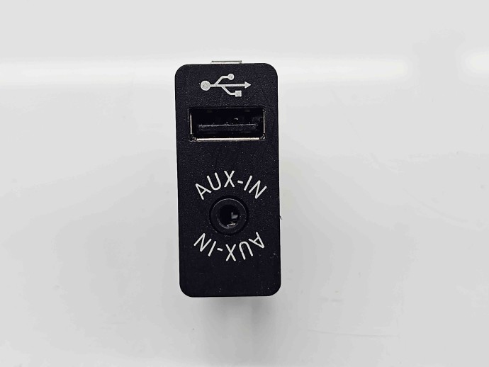  Conector auxiliar USB Bmw X3 (F25) [Fabr 2010-2017] 9266607