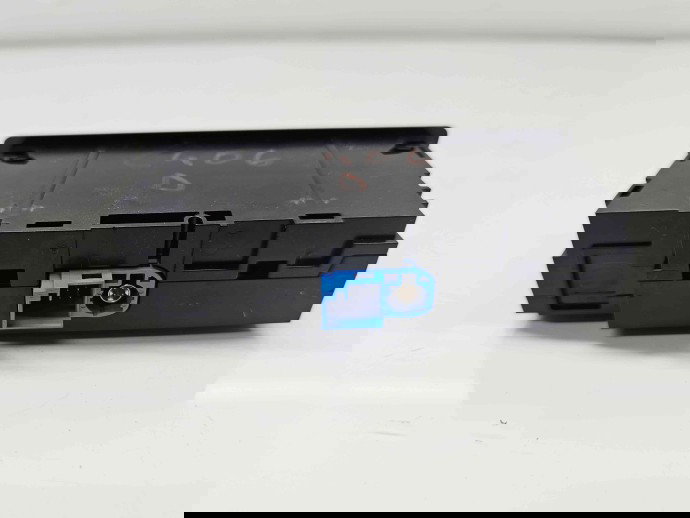 Conector auxiliar USB Mercedes Clasa C Combi (W205) [Fabr 2015-prezent] A2058200126