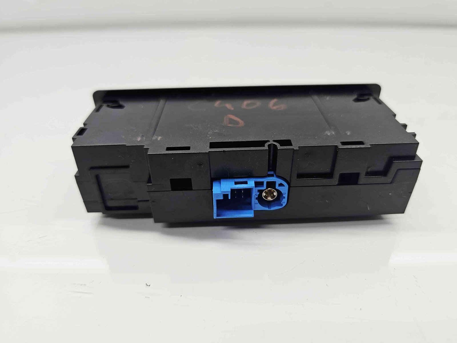 Conector auxiliar USB Mercedes Clasa C Combi (W205) [Fabr 2015-prezent] A2058200126 - imagine 4