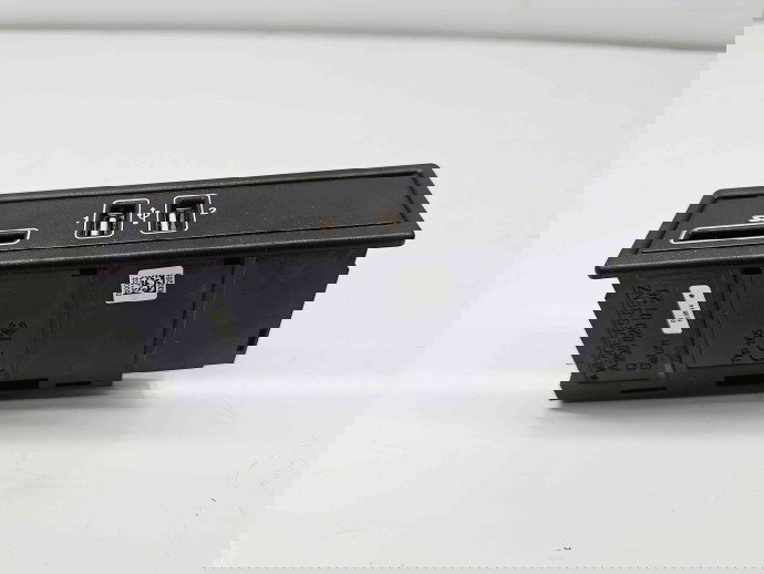 Conector auxiliar USB Mercedes Clasa C Combi (W205) [Fabr 2015-prezent] A2058200126