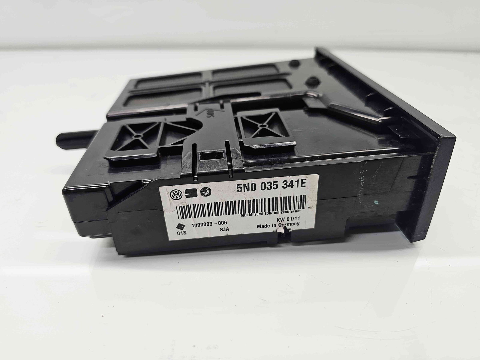 Conector auxiliar USB Volkswagen Golf 6 (5K1) [Fabr 2009-2013] 5N0035341E - imagine 2