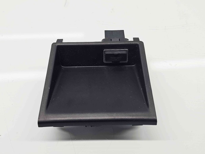  Conector auxiliar USB Volvo V40 II Facelift [Fabr 2013-2019] 31306768