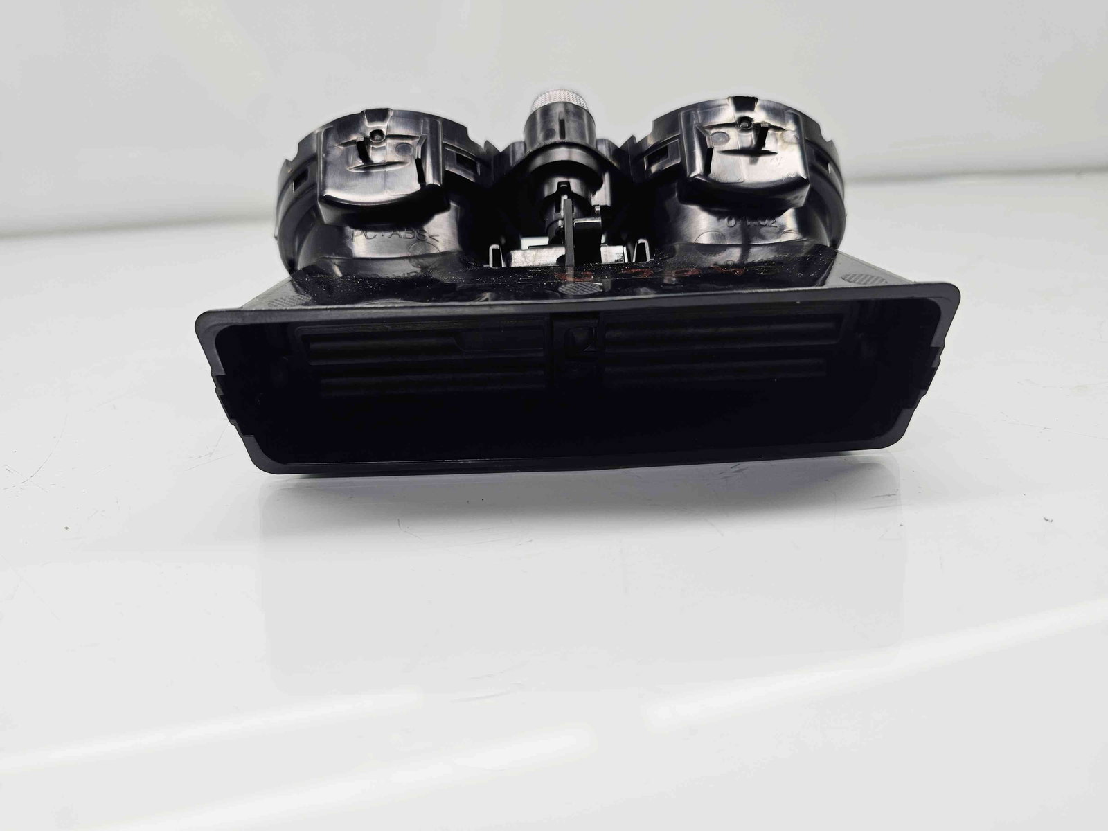 Grila aerisire spate Mercedes Clasa C Combi (W205) [Fabr 2015-prezent] A2058300501 - imagine 3