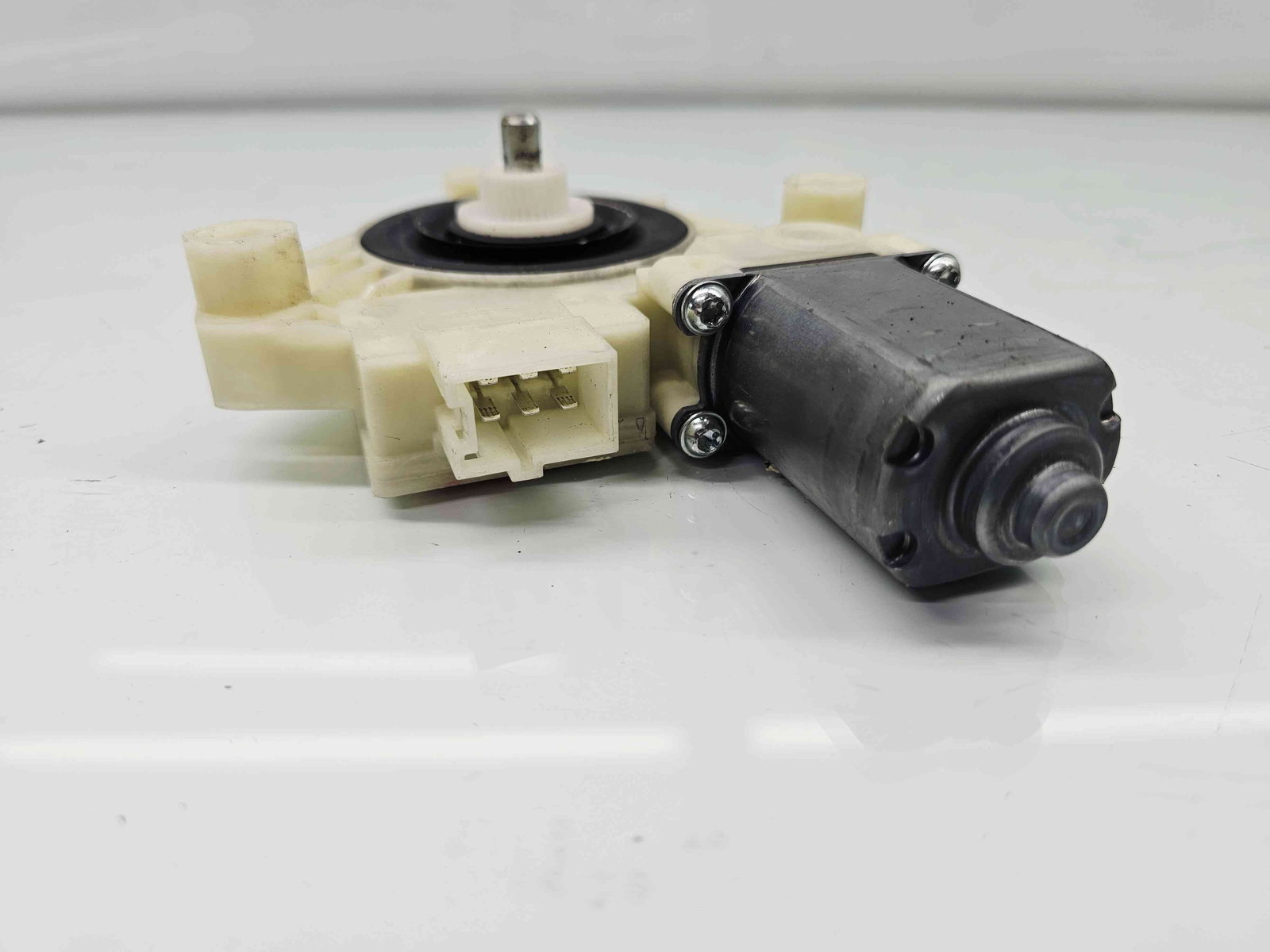 Motoras geam dreapta fata Mercedes Clasa C Combi (W205) [Fabr 2015-prezent] - imagine 3