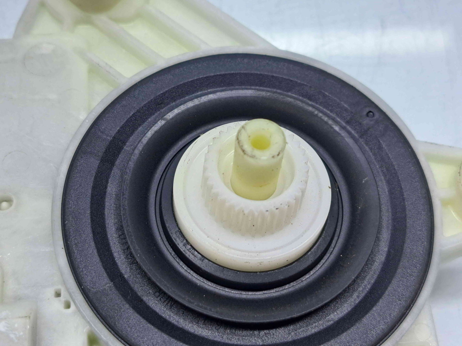 Motoras geam dreapta spate Seat Toledo 4 (KG3) [Fabr 2012-2018] - imagine 4