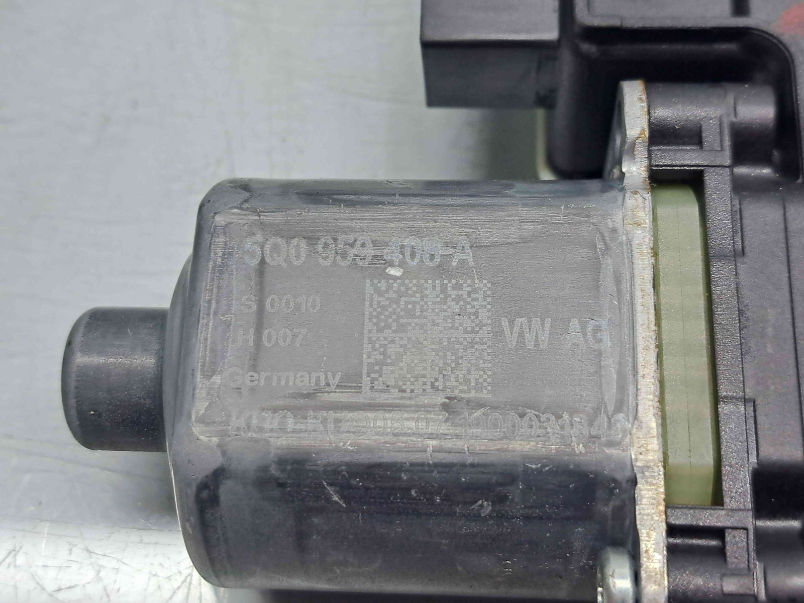 Motoras geam dreapta spate Skoda Octavia 3 Combi (5E5) [Fabr 2012-prezent] Facelift - imagine 2