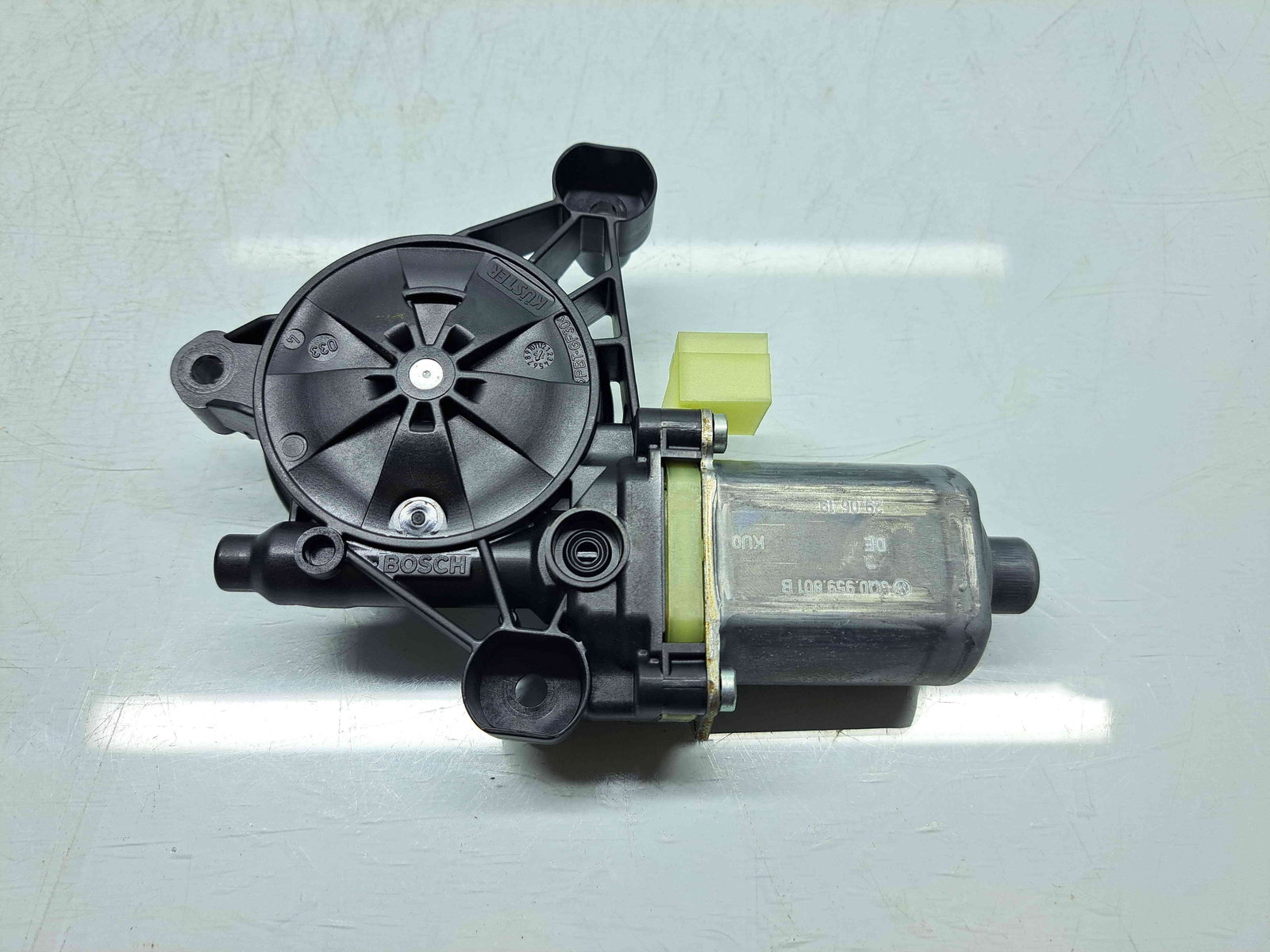 Motoras geam stanga fata Skoda Octavia 3 Combi (5E5) [Fabr 2012-prezent] Facelift - imagine 1