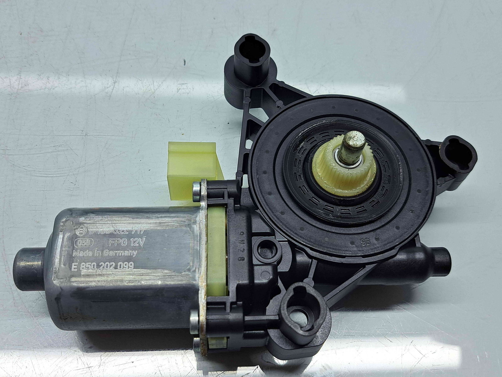 Motoras geam stanga fata Skoda Octavia 3 Combi (5E5) [Fabr 2012-prezent] Facelift - imagine 2