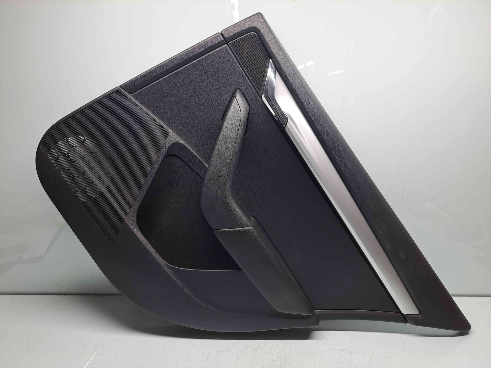 Tapiterie usa stanga spate Skoda Octavia 3 Combi (5E5) [Fabr 2012-prezent] Facelift 5E9867024BM - imagine 1