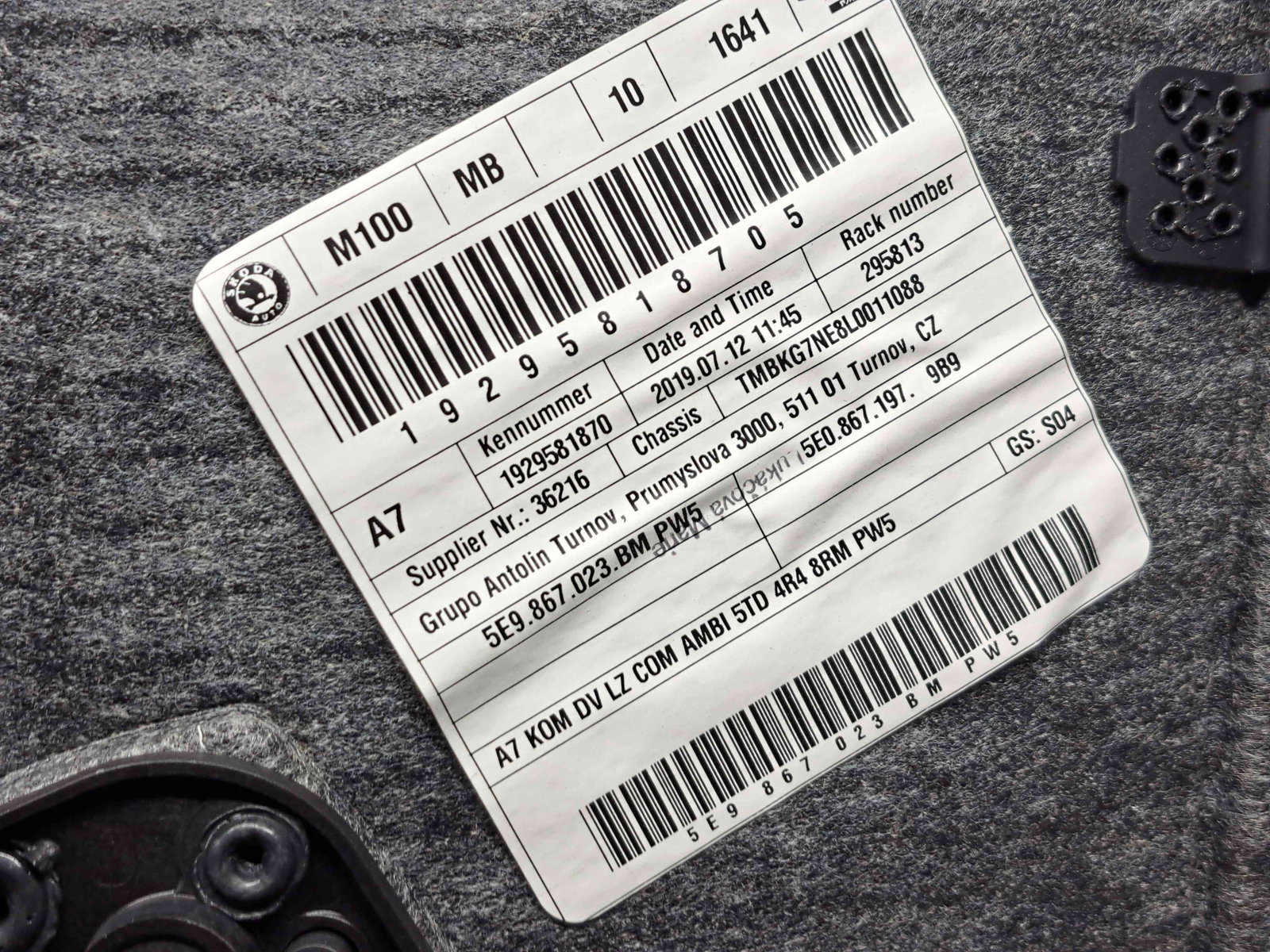 Tapiterie usa stanga spate Skoda Octavia 3 Combi (5E5) [Fabr 2012-prezent] Facelift 5E9867023BM - imagine 5