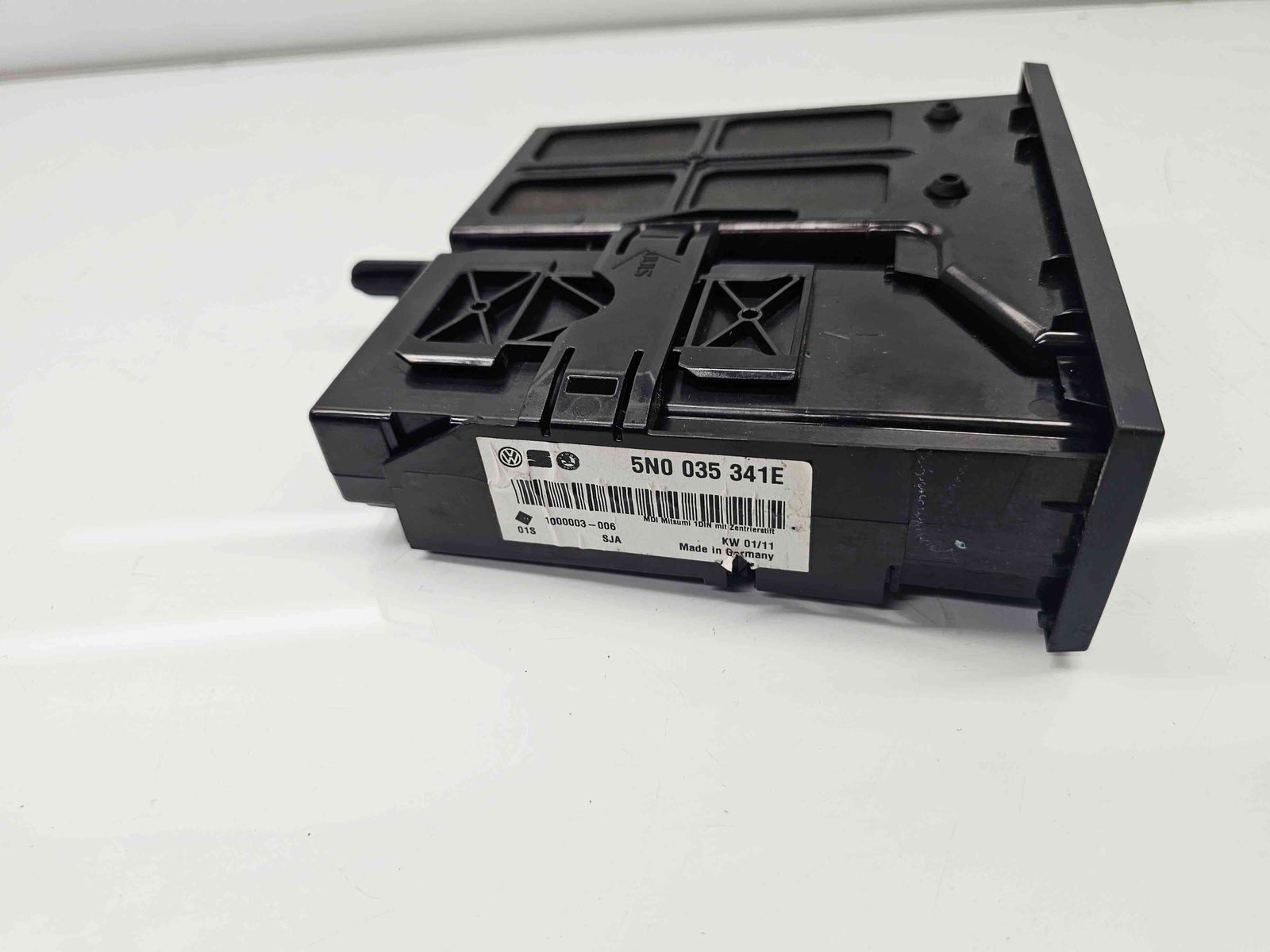 Conector auxiliar USB Volkswagen Passat B7 (362) [Fabr 2010-2014] 5N0035341E - imagine 2