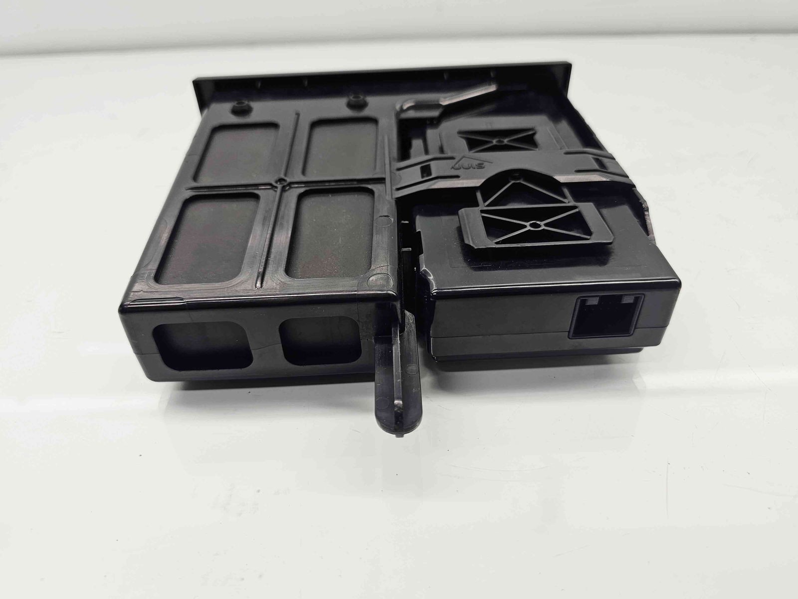 Conector auxiliar USB Volkswagen Passat B7 (362) [Fabr 2010-2014] 5N0035341E - imagine 5