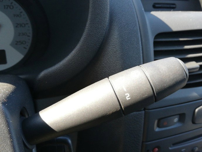 Maneta stergatoare Renault Clio Symbol 1.5 DCI K9K OEM 2005-2012