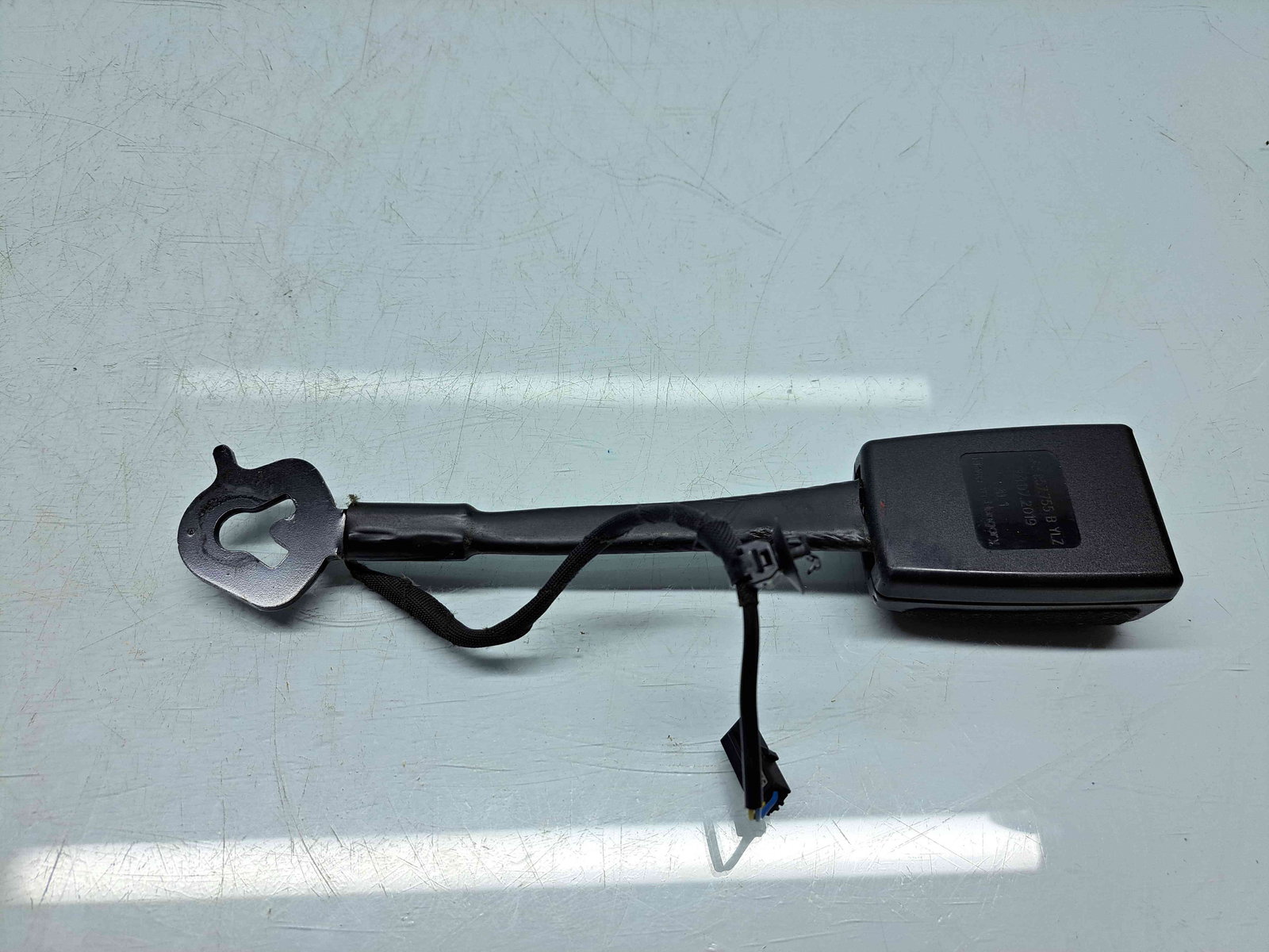 Capsa centura dreapta fata Skoda Octavia 3 Combi (5E5) [Fabr 2012-prezent] Facelift 5G3857755B - imagine 2