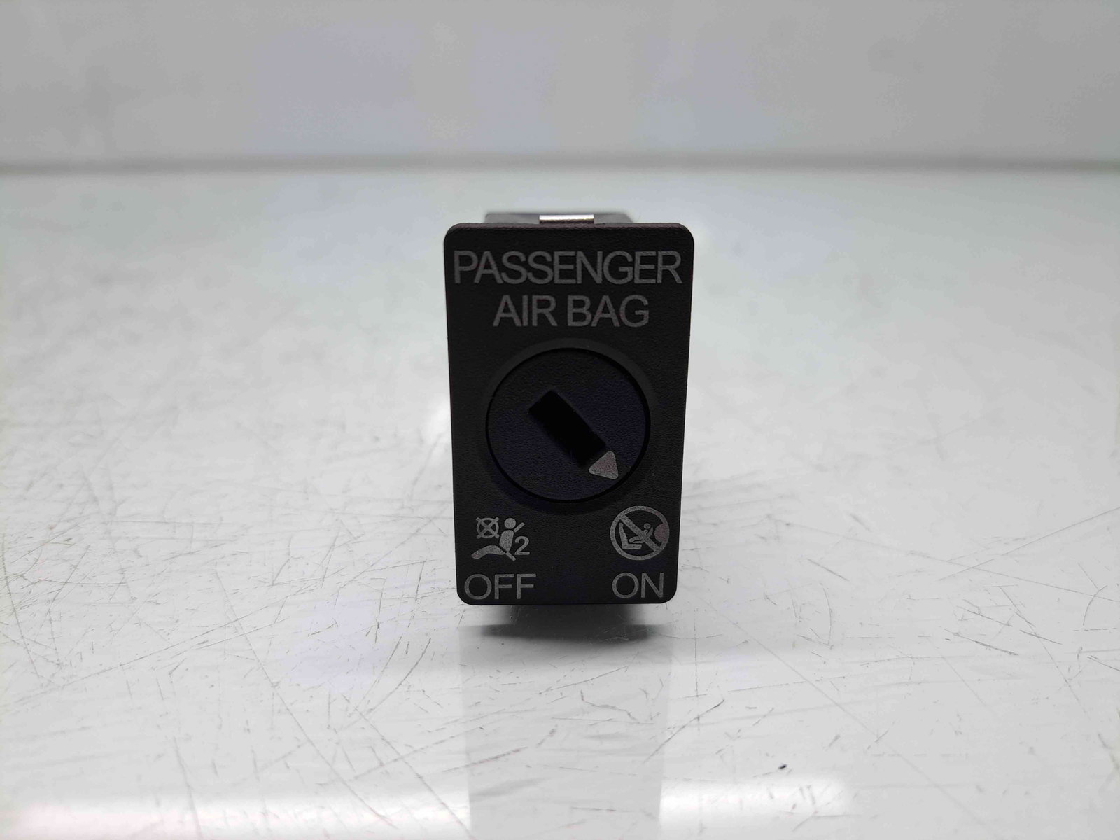 Buton ON/OFF airbag Skoda Octavia 3 Combi (5E5) [Fabr 2012-prezent] Facelift 5C5919237 - imagine 1