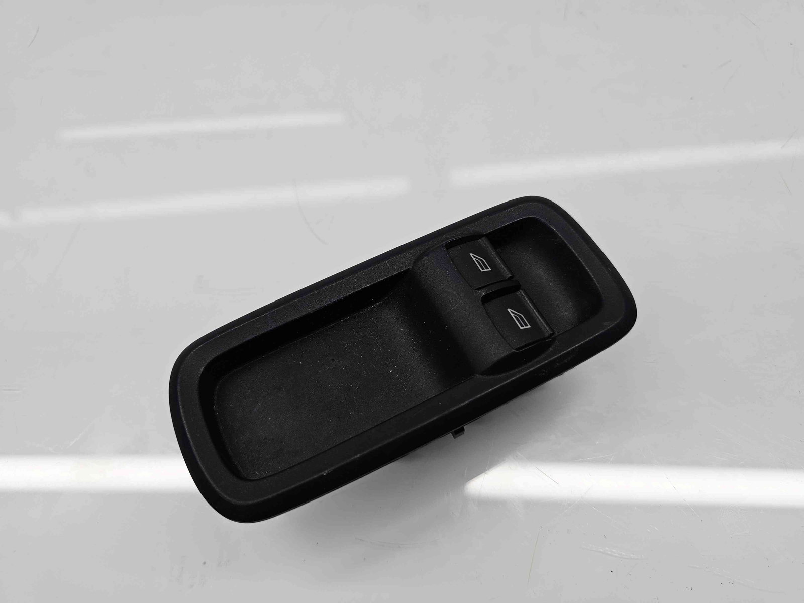 Butoane comanda geamuri sofer Ford Fiesta 6 [Fabr 2008-2019] 8A6T-14A132-FC - imagine 2