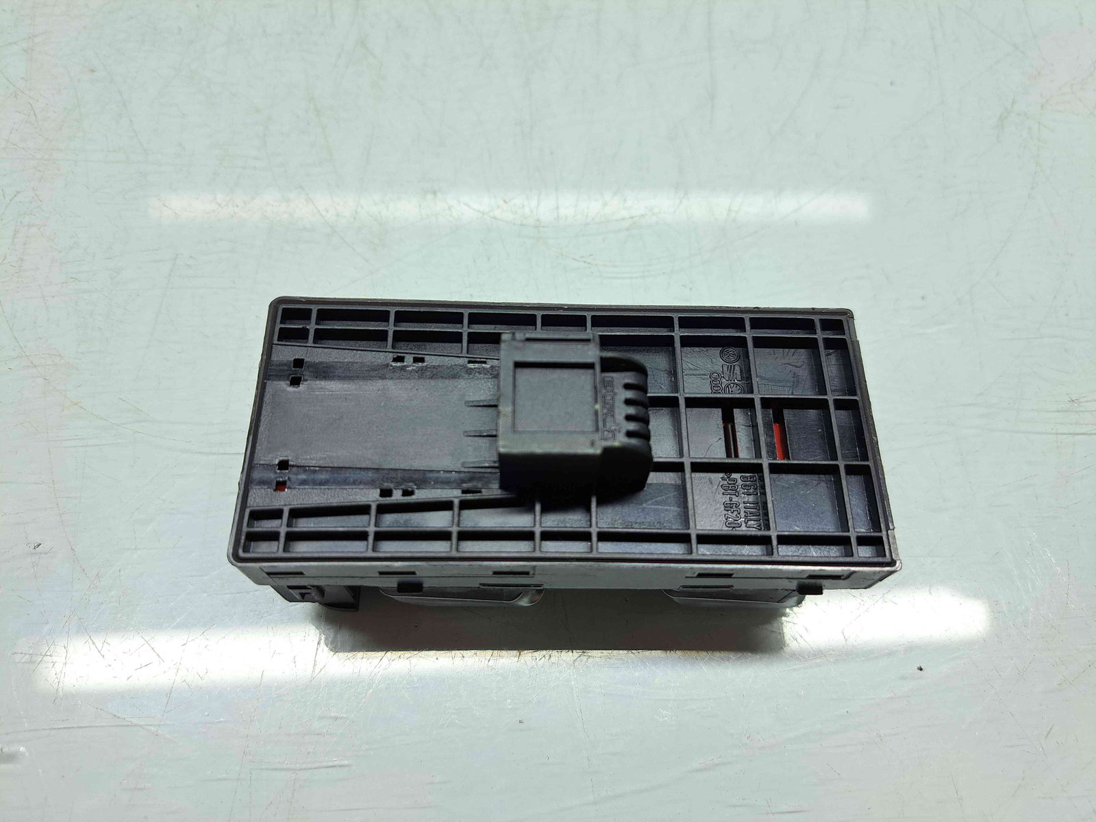 Butoane comanda geamuri sofer Audi A1 Sportback (8XF) Facelift [Fabr 2011-2018] 8U0959851 - imagine 3