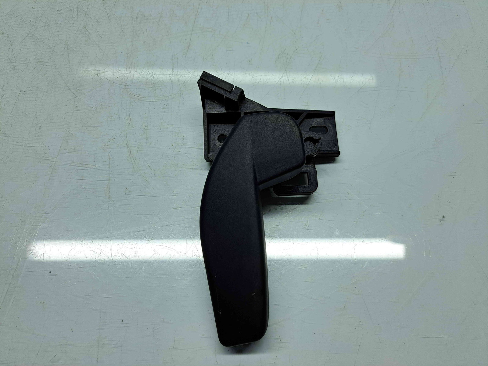 Maner deschidere capota Skoda Octavia 3 Combi (5E5) [Fabr 2012-prezent] Facelift - imagine 1