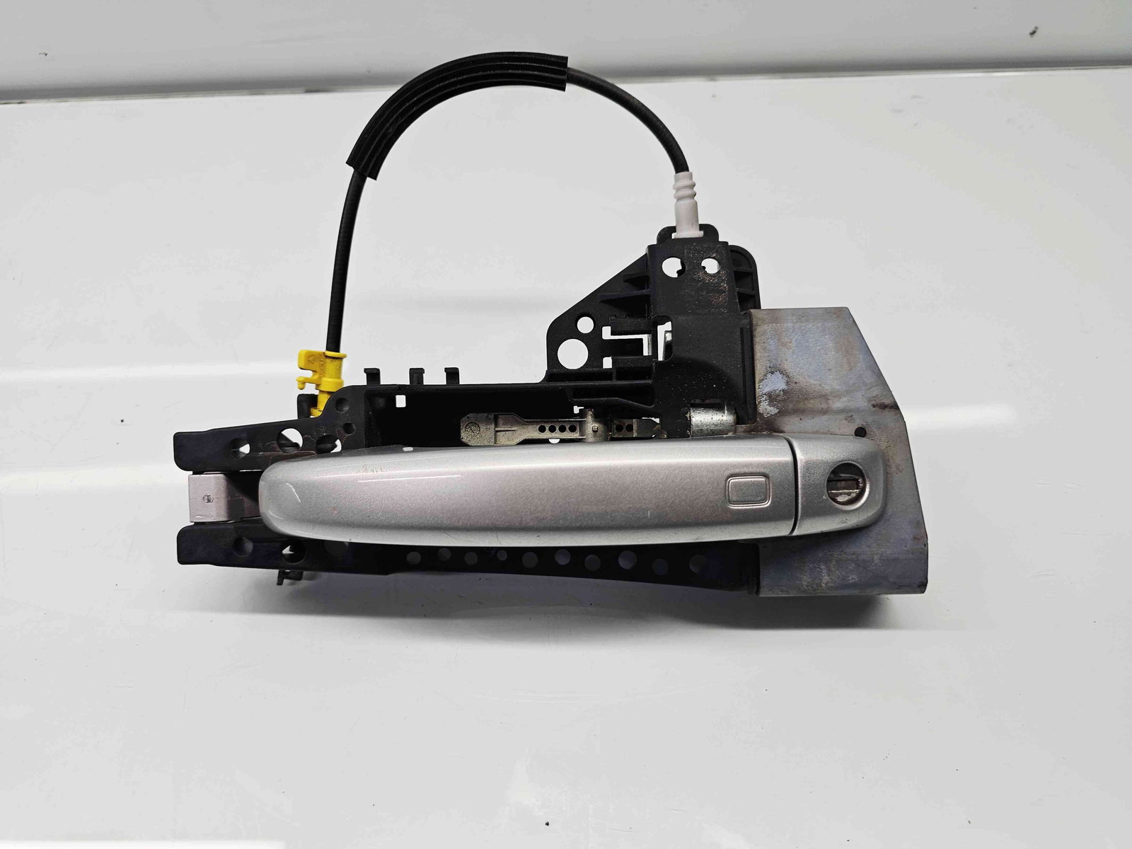 Maner usa dreapta fata Audi A4 (8K2, B8) [Fabr 2008-2015] - imagine 1